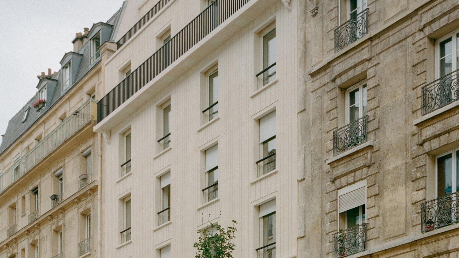 Une proposition épurée et frugale qui réinvente l'héritage haussmannien